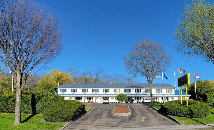South Side Inn - Burlington 4