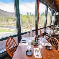 The Hungry Trout Resort ico