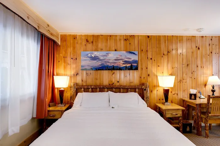 Adirondack Spruce Lodge 4