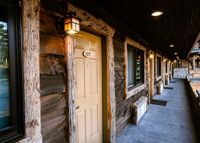 Adirondack Spruce Lodge 4