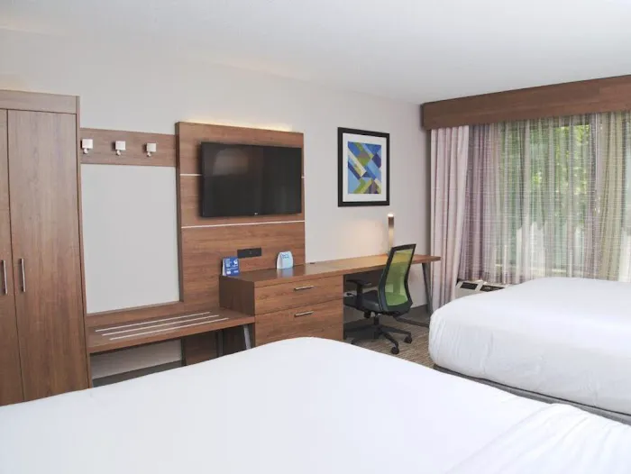 Holiday Inn Express South Burlington, an IHG Hotel 4