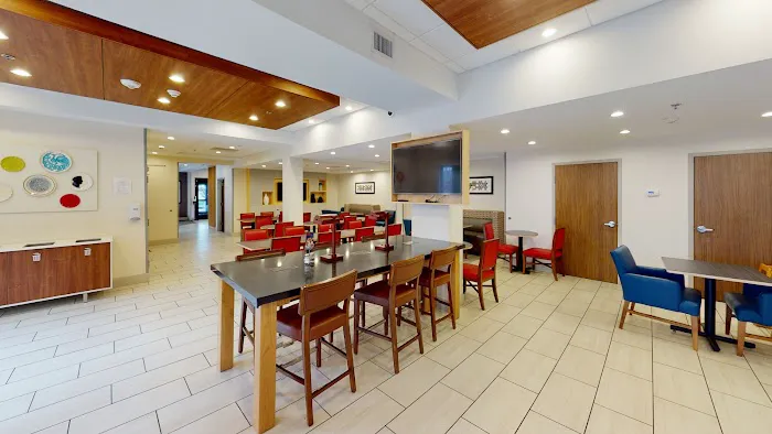 Holiday Inn Express South Burlington, an IHG Hotel 4