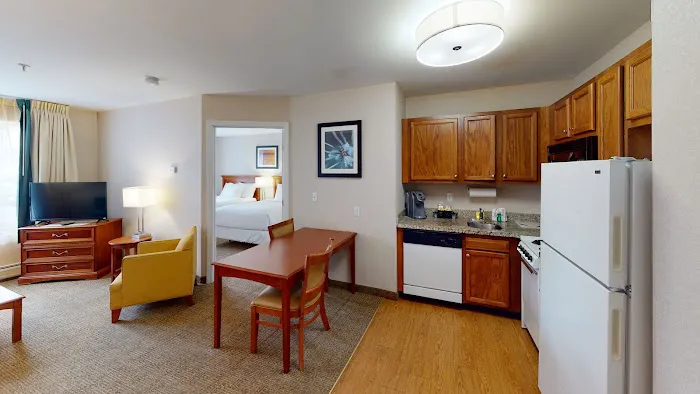Smart Suites, Ascend Hotel Collection 4
