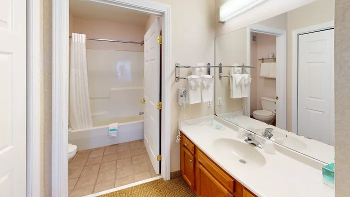 Smart Suites, Ascend Hotel Collection 4