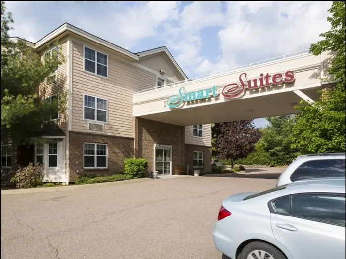 Smart Suites, Ascend Hotel Collection 4
