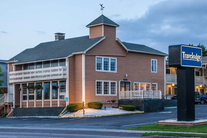 Travelodge by Wyndham South Burlington 4