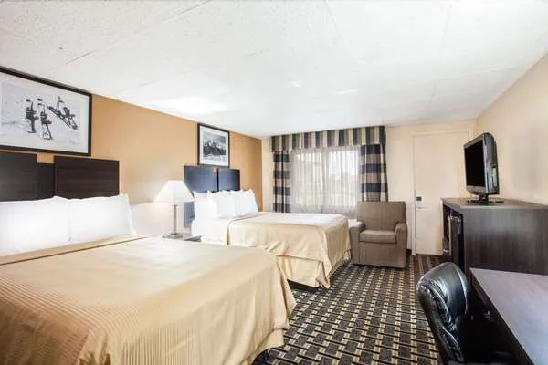 Travelodge by Wyndham South Burlington 4