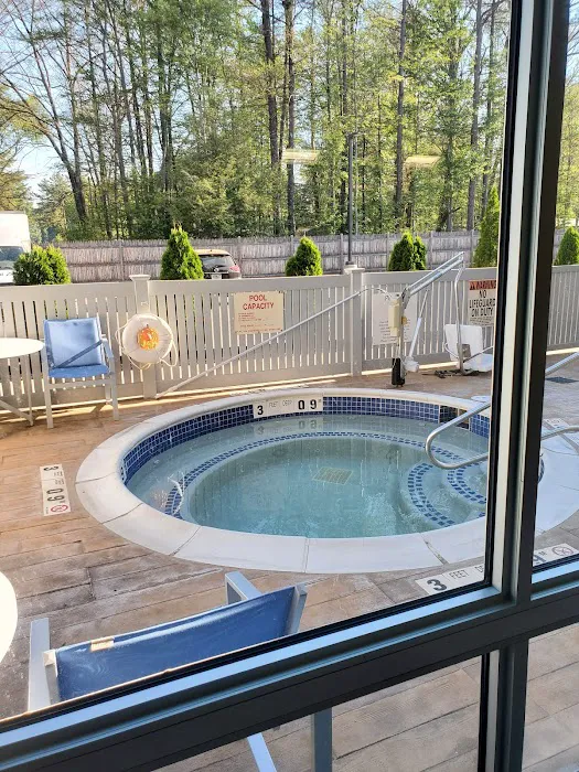 Holiday Inn Express & Suites Queensbury - Lake George Area by IHG 4