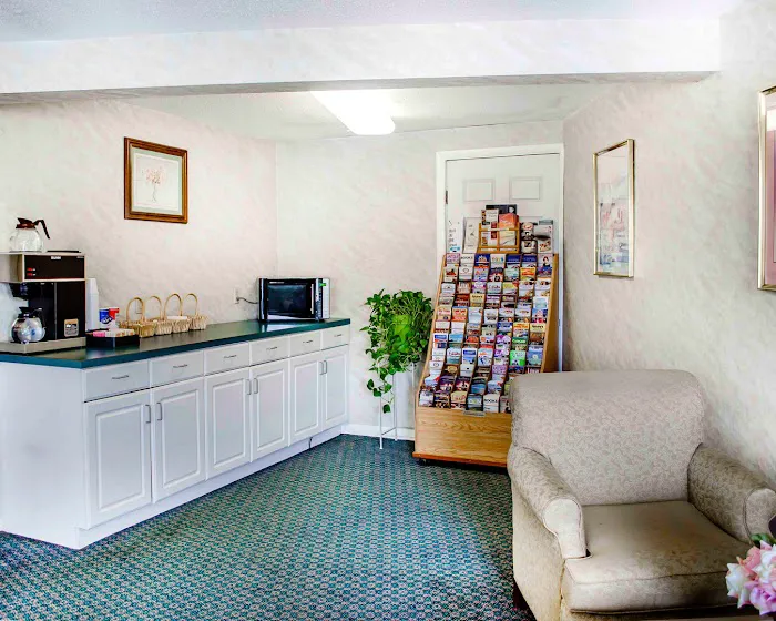 Rodeway Inn 4
