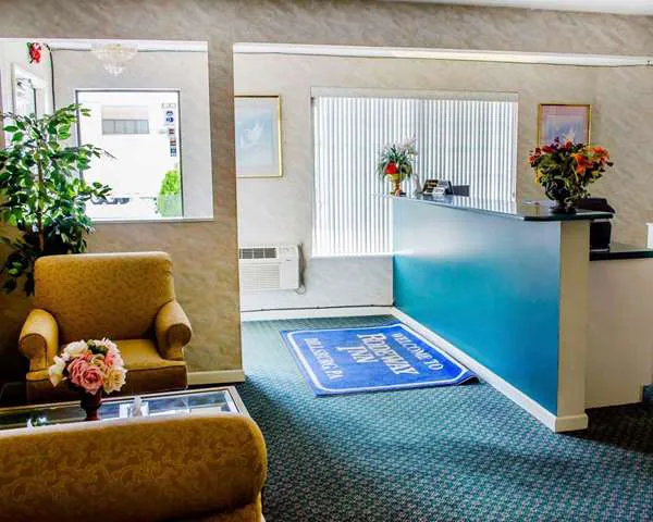 Rodeway Inn 4