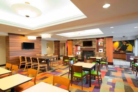 Fairfield Inn & Suites State College 4
