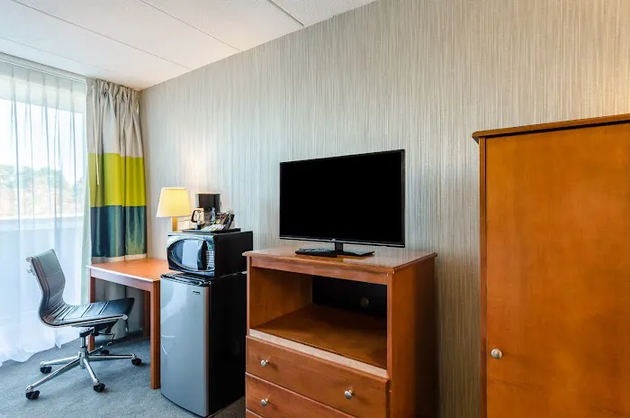 Quality Inn 4
