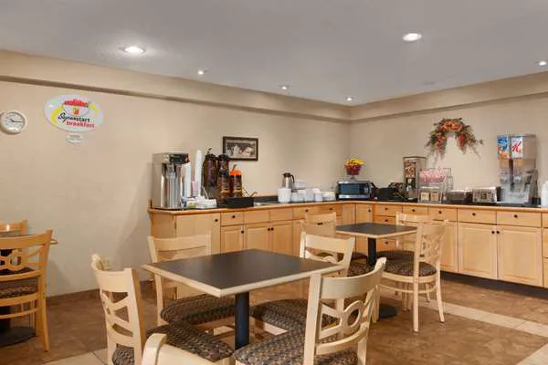 Super 8 by Wyndham West Springfield/Route 5 4