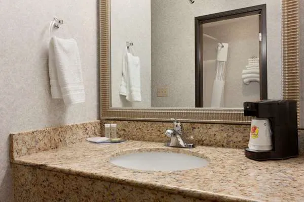 Super 8 by Wyndham West Springfield/Route 5 4