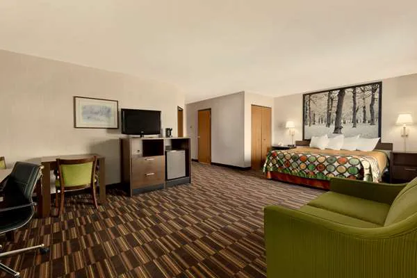 Super 8 by Wyndham West Springfield/Route 5 4