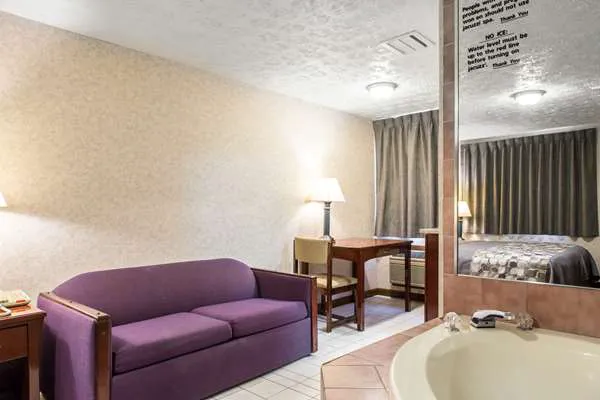 Rodeway Inn & Suites Branford - Guilford 4