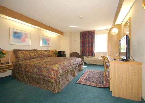 Rodeway Inn Willington North 4