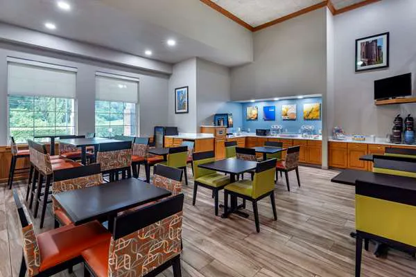 Comfort Inn 4