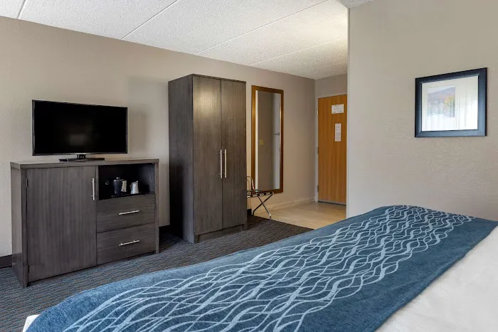 Comfort Inn 4