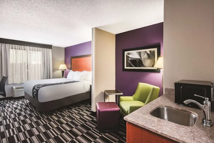 La Quinta Inn & Suites by Wyndham Norwich-Plainfield-Casino 4
