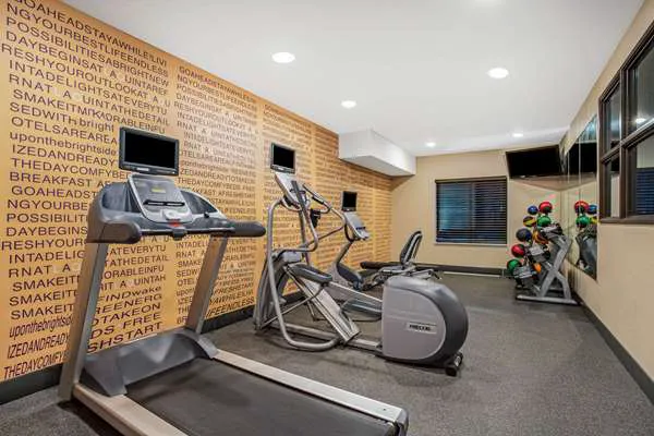 La Quinta Inn & Suites by Wyndham Norwich-Plainfield-Casino 4