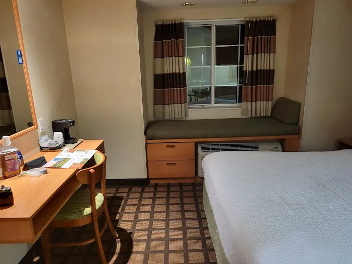 Microtel Inn & Suites by Wyndham Uncasville Casino Area 5