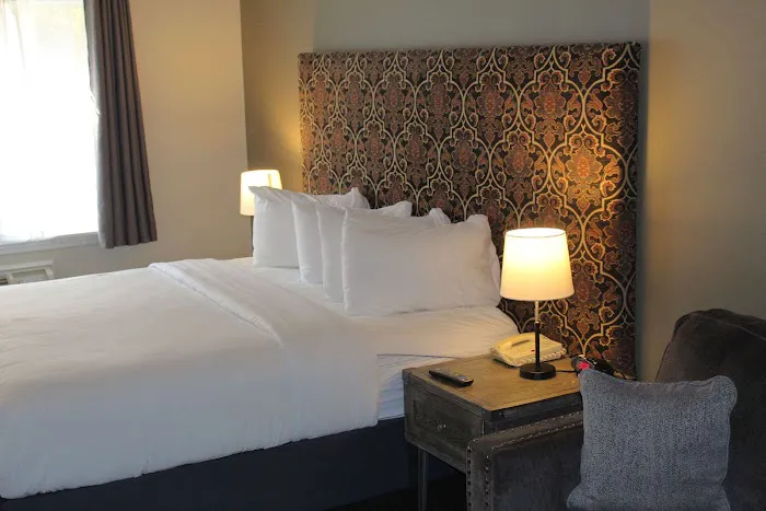The Century House, Ascend Hotel Collection 4