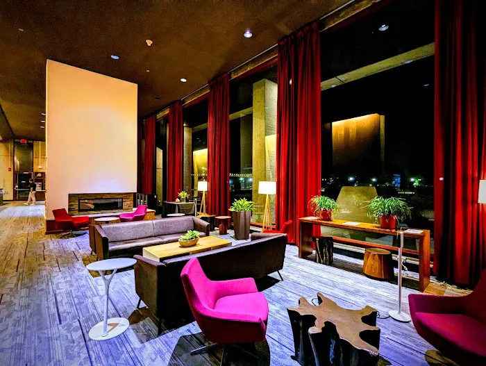 Hotel UMass 5