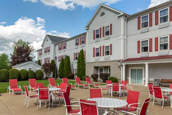 Comfort Inn & Suites 4