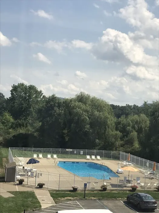 Howard Johnson by Wyndham Amherst Hadley 4