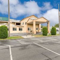 Quality Inn & Suites Northampton- Amherst ico