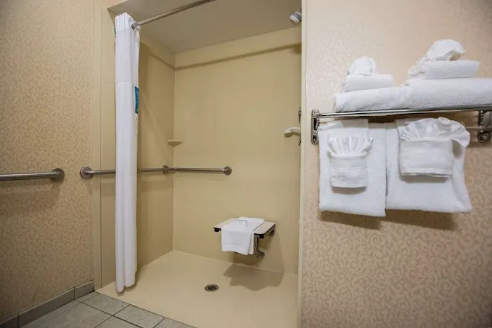 Hampton Inn Hadley-Amherst Area 4