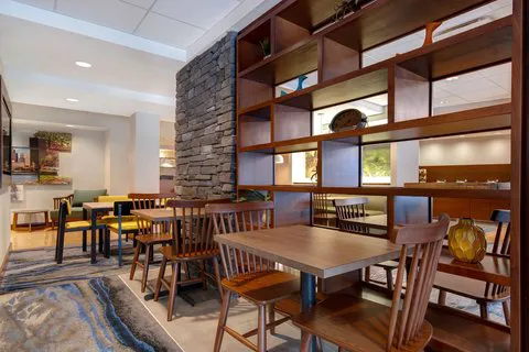 Fairfield Inn & Suites Rochester West/Greece 4