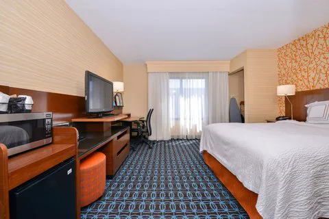 Fairfield Inn & Suites Rochester West/Greece 4