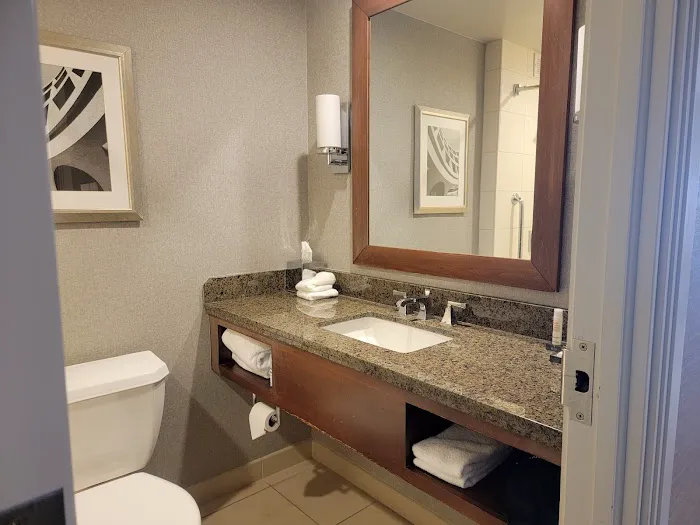 Rochester Airport Marriott 4