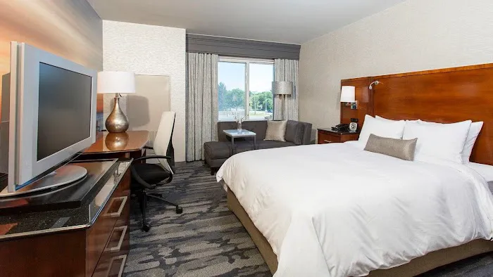 Rochester Airport Marriott 4