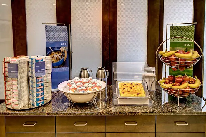 Hampton Inn & Suites Rochester/Henrietta 4