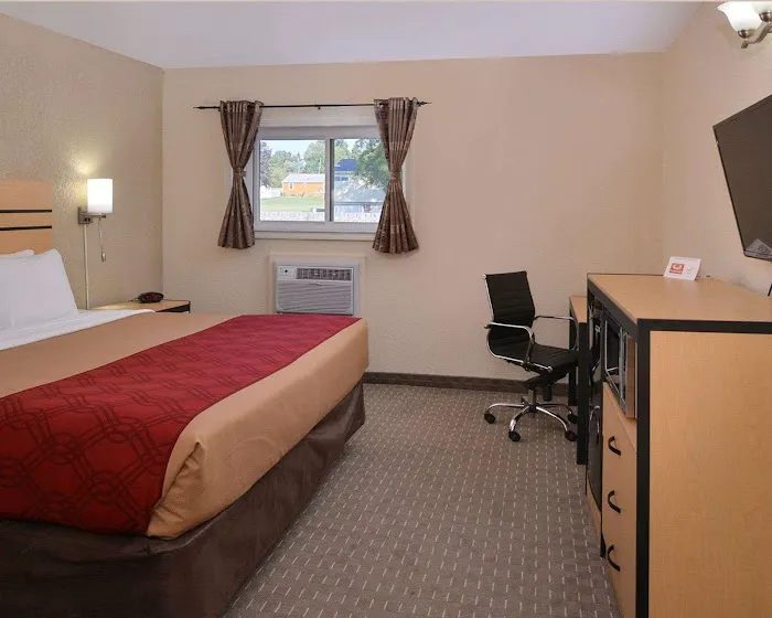 Econo Lodge Rochester I-90 & I-390 4