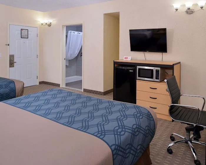 Econo Lodge Rochester I-90 & I-390 4