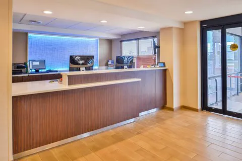 Fairfield Inn Rochester Airport 4