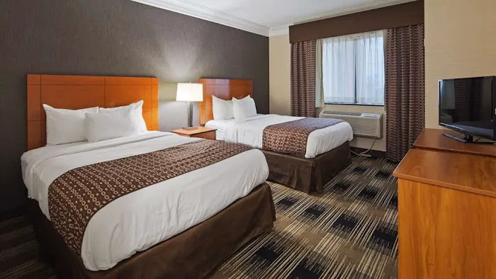 Best Western The Inn at Rochester Airport 4