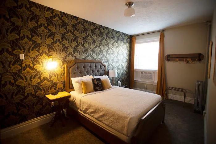 The Naples Hotel 4