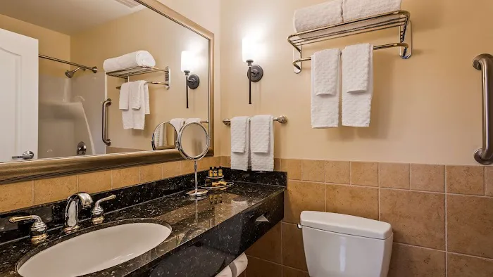 Best Western Plus Vineyard Inn & Suites 4