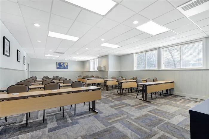 Best Western Plus Windjammer Inn & Conference Center 4