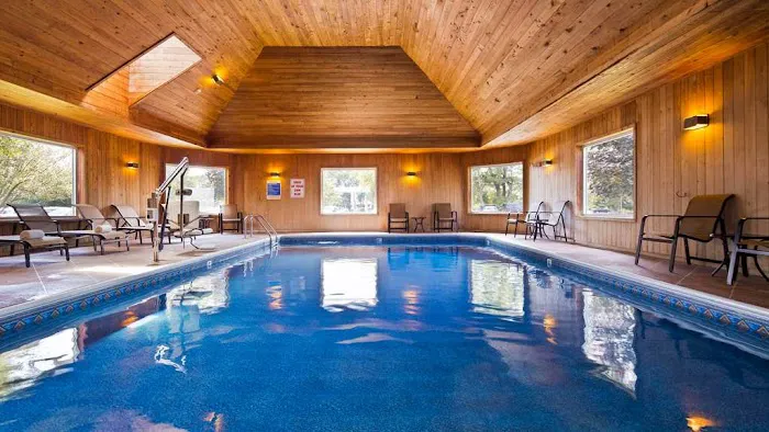 Best Western Plus Windjammer Inn & Conference Center 4