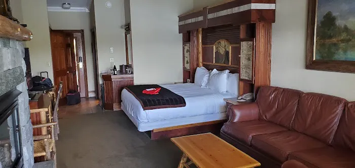 Mirror Lake Inn 4