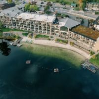 Golden Arrow Lakeside Resort ico