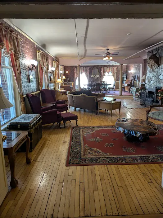 The Pines Inn 4