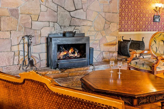 The Pines Inn 4