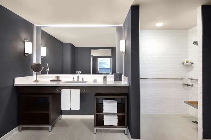 Hotel Champlain Burlington, Curio Collection by Hilton 4